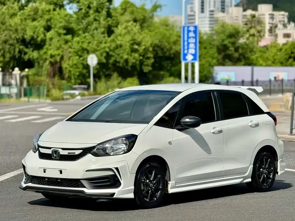 Honda Fit — фото 1