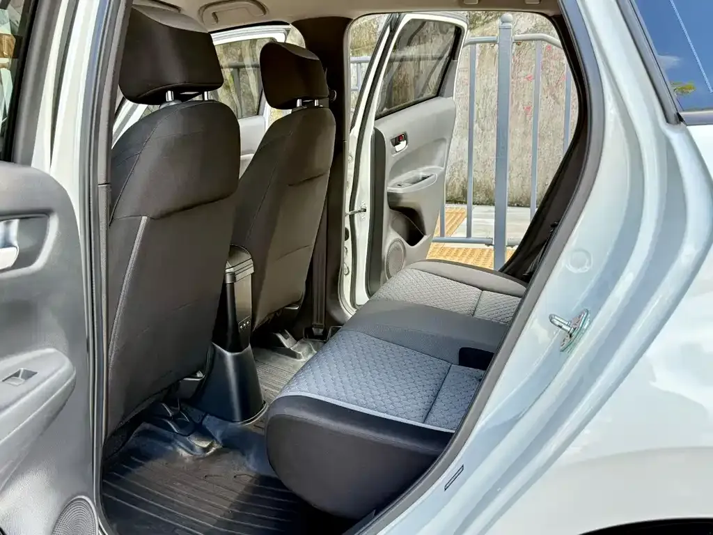 Honda Fit — фото 5
