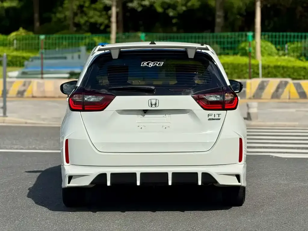 Honda Fit — фото 8