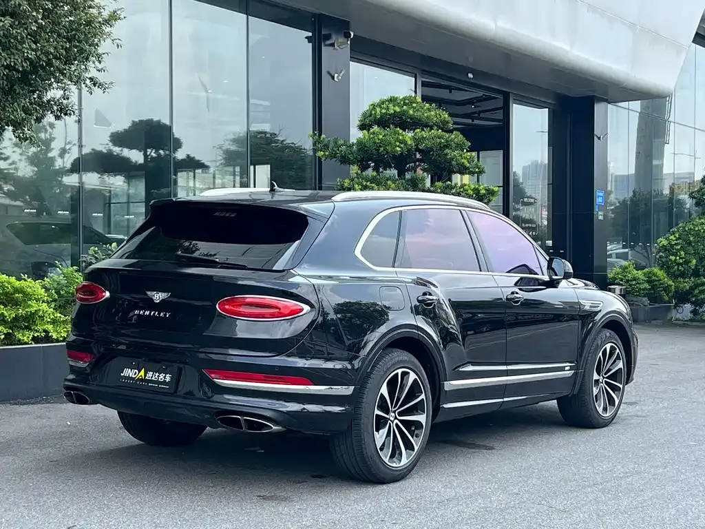 Bentley Bentayga 2022 из CN, фото 9