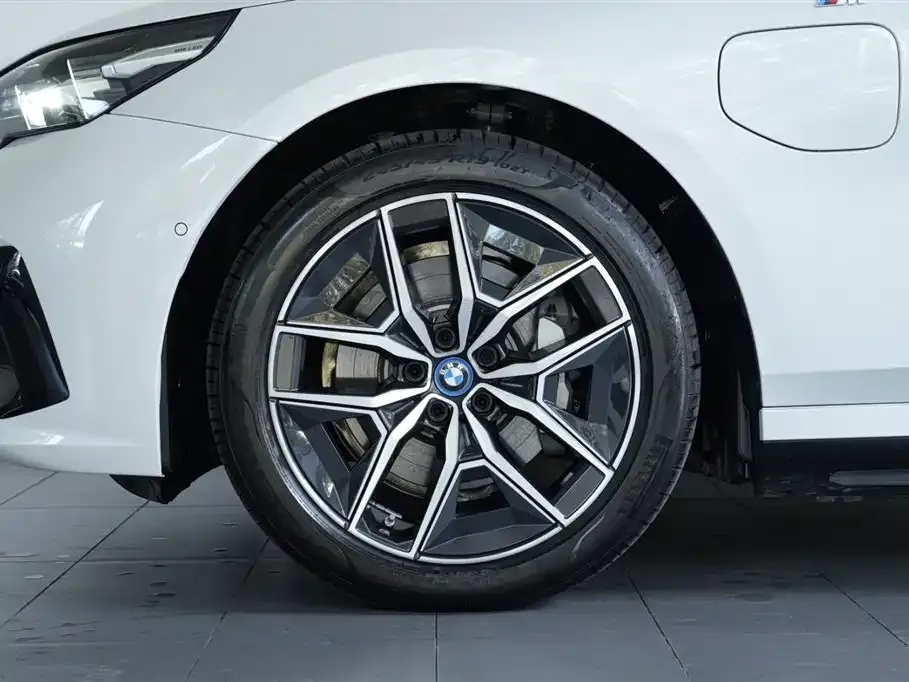 BMW i5 — фото 6