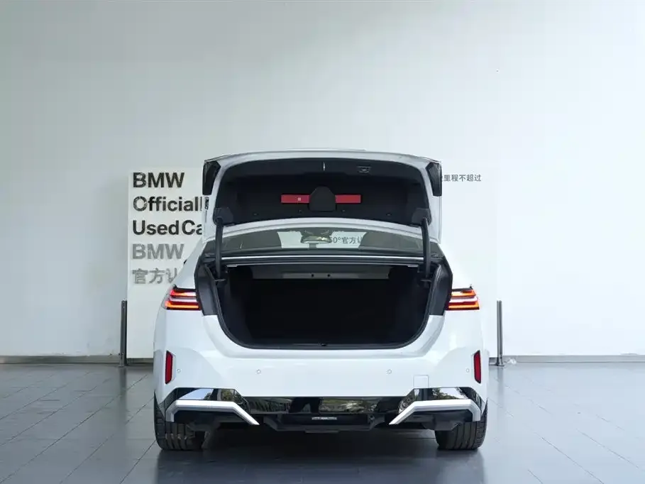 BMW i5 — фото 8