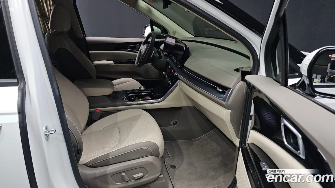 Kia Carnival — фото 10