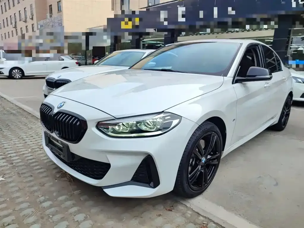 BMW 1 Series 2023 из CN, фото 1