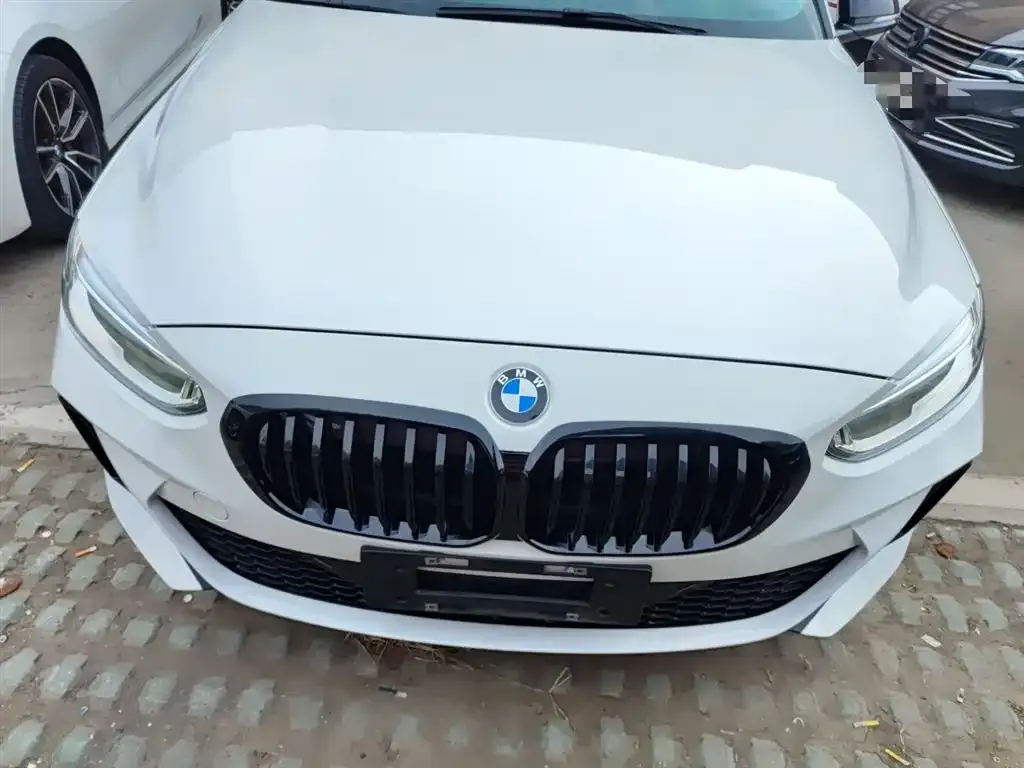BMW 1 Series 2023 из CN, фото 3