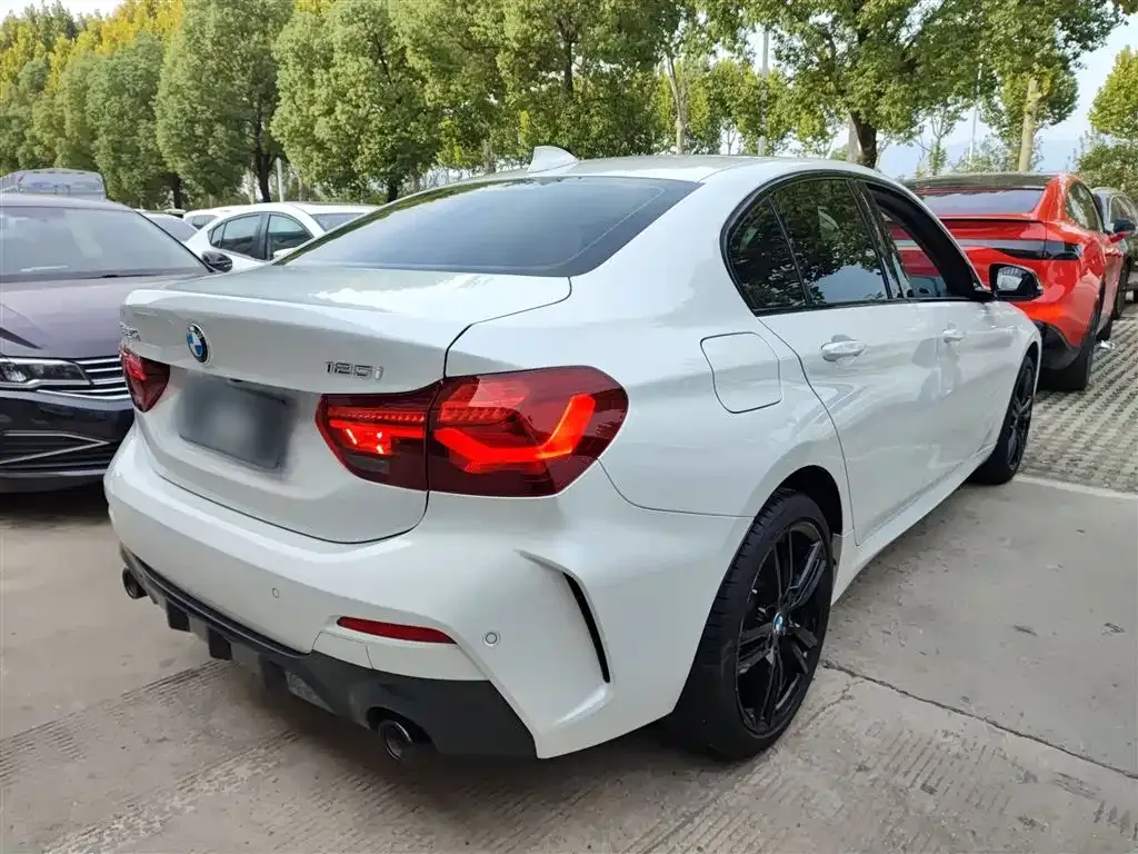 BMW 1 Series 2023 из CN, фото 7
