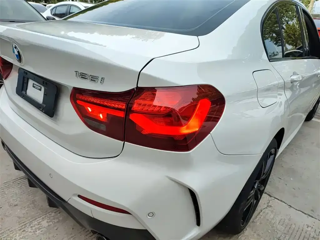 BMW 1 Series 2023 из CN, фото 8