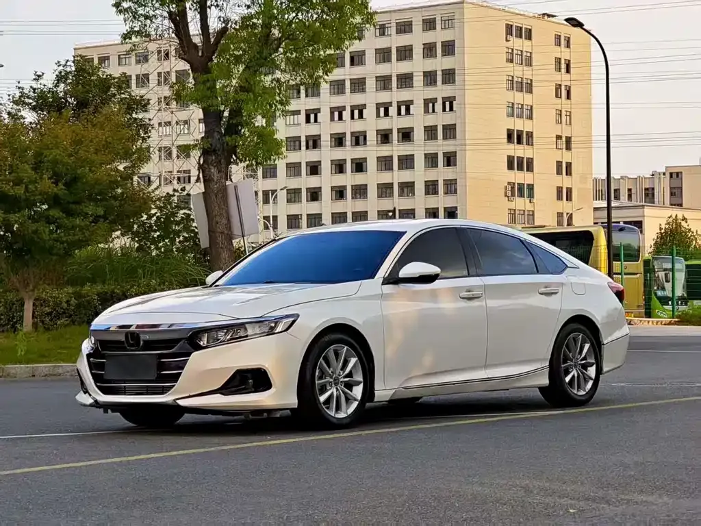 Honda Accord — фото 3