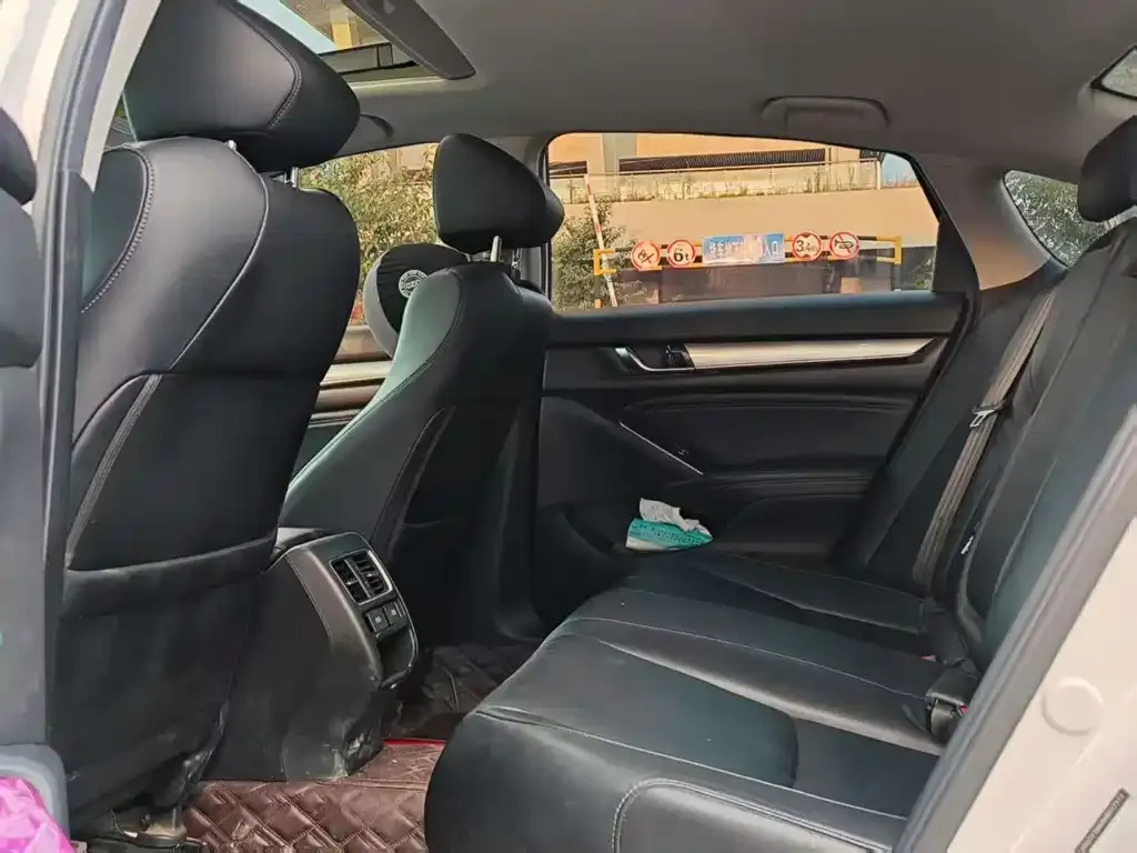 Honda Accord — фото 6