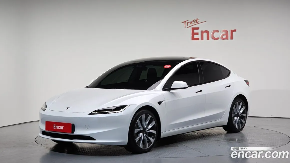 Tesla Model 3 — фото 1