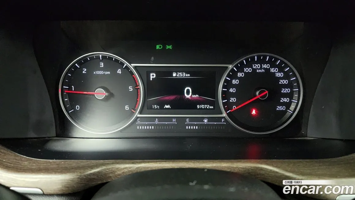 Kia Sorento — фото 8