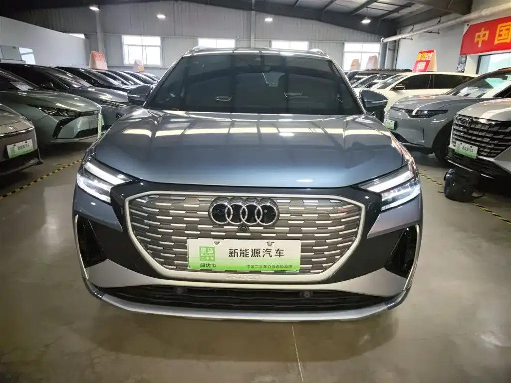 Audi Q4 e-tron — фото 3