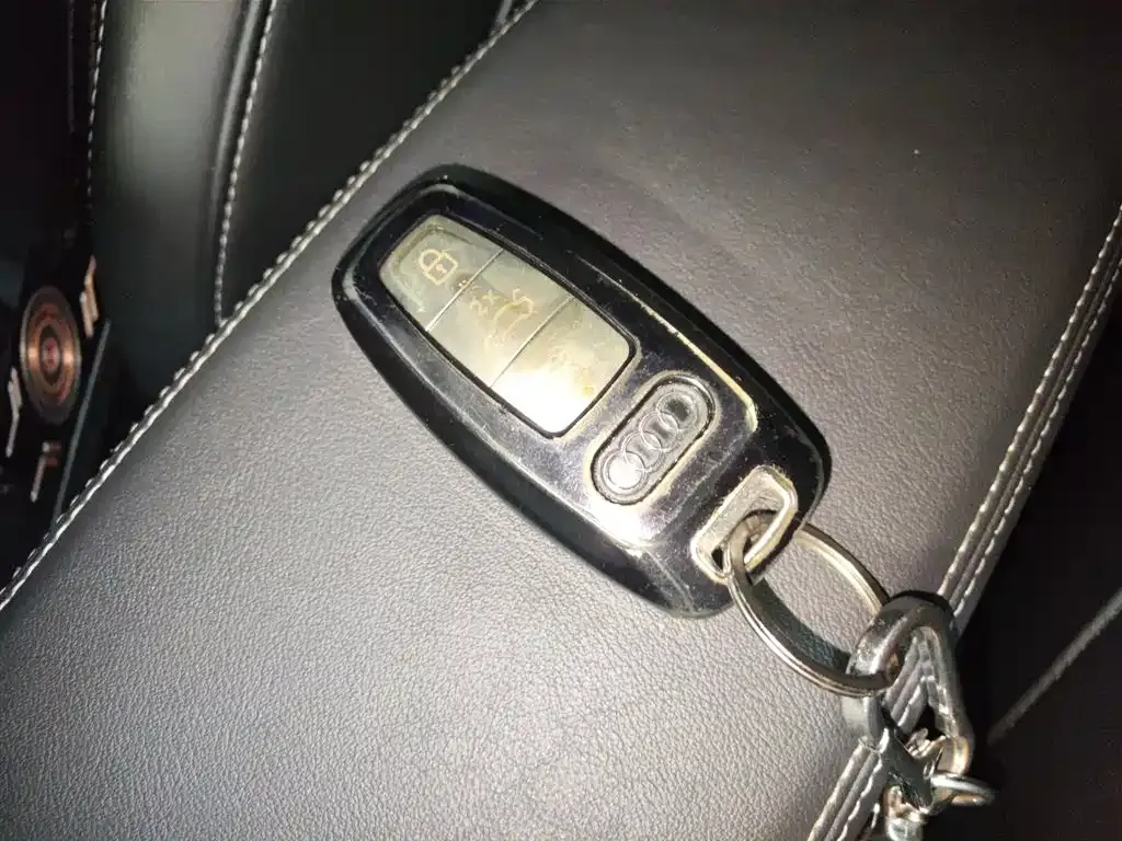 Audi Q4 e-tron — фото 9