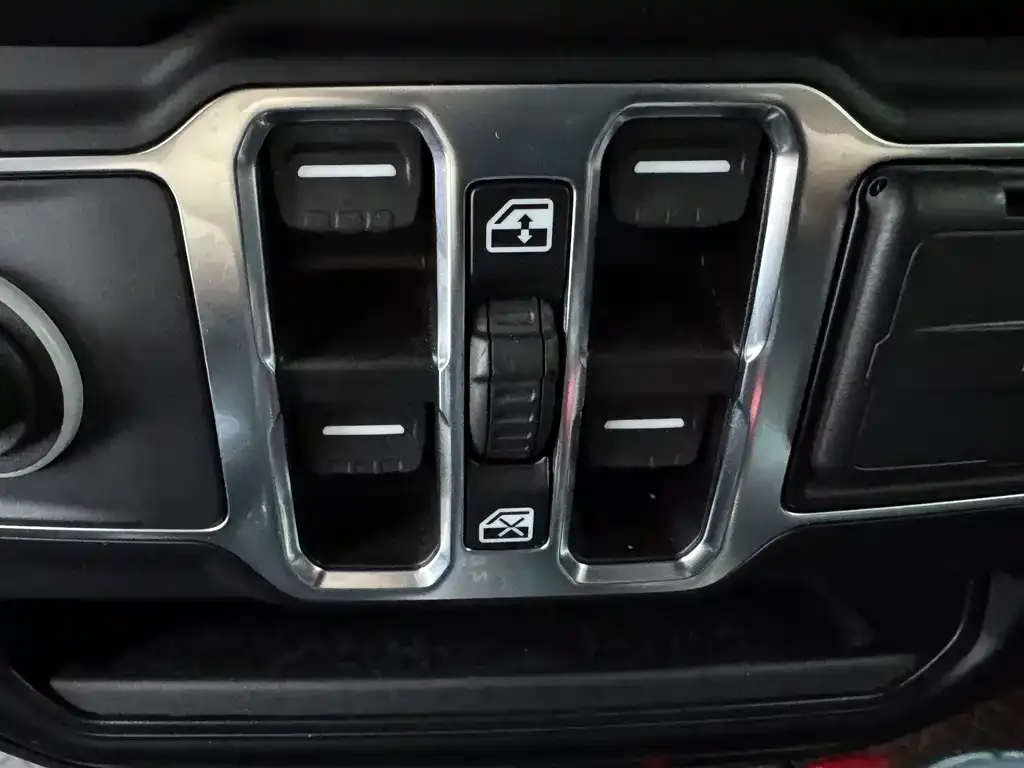 Jeep Gladiator 2023 из CN, фото 10