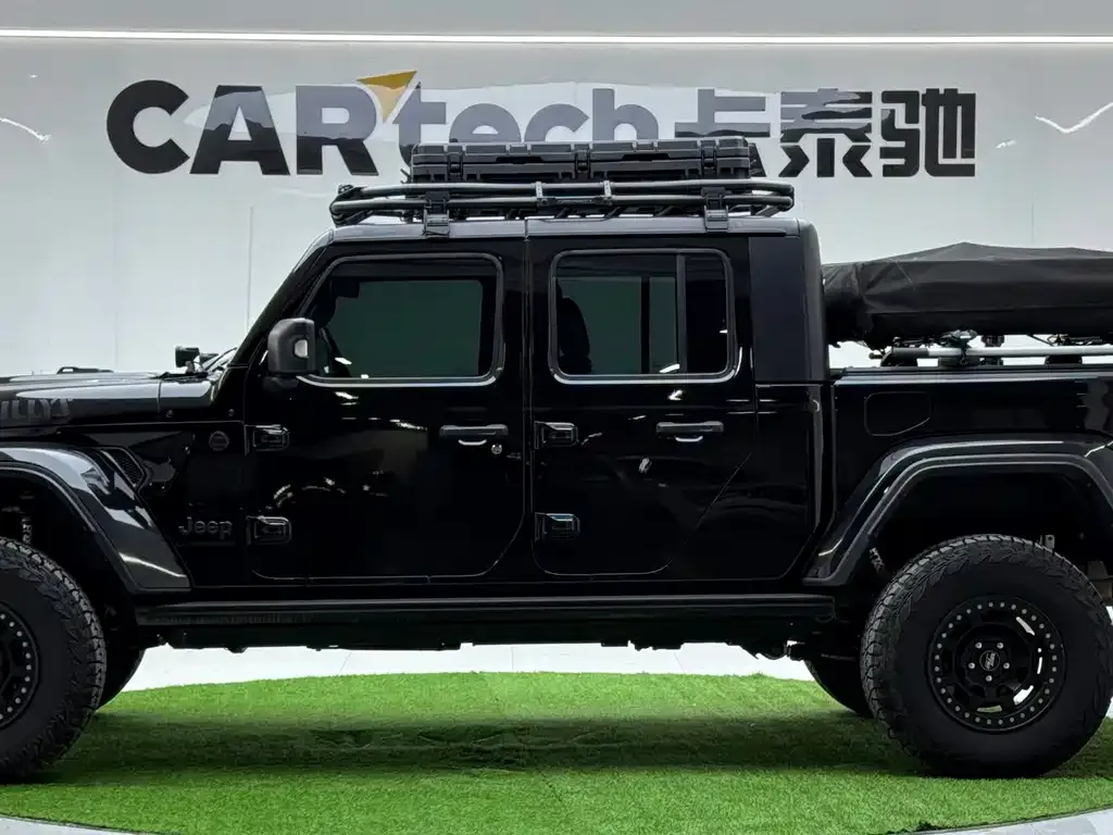 Jeep Gladiator 2023 из CN, фото 2