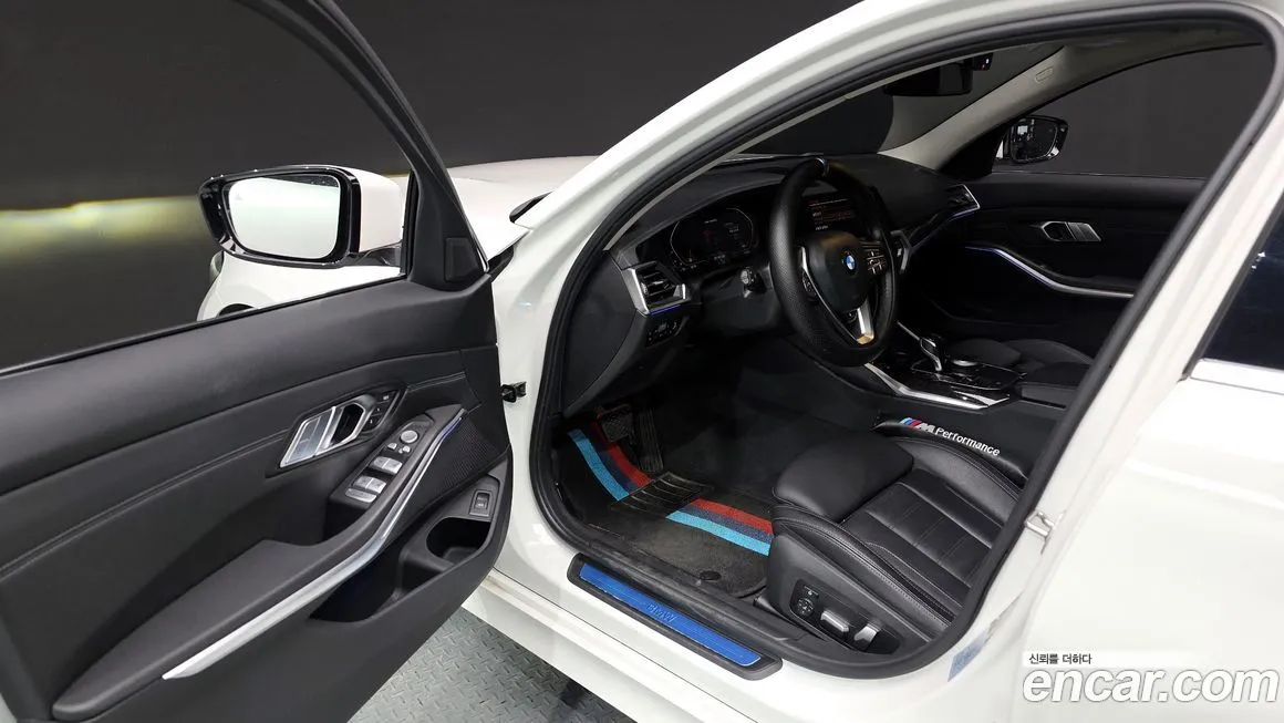 BMW 3-Series 2022 из KR, фото 10