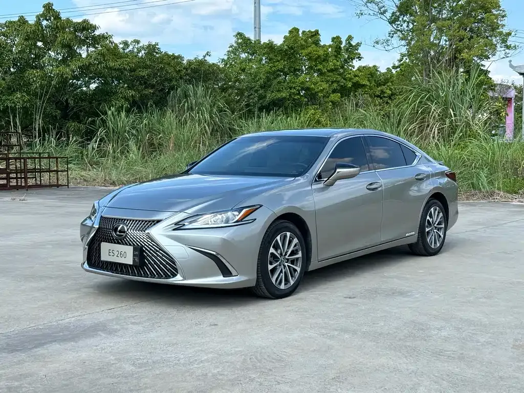 Lexus ES — фото 1