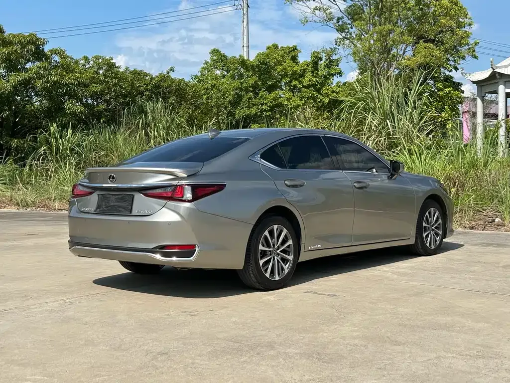 Lexus ES — фото 7