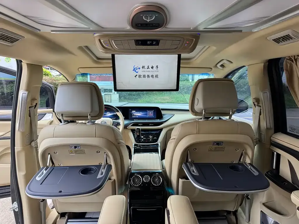 Buick GL8 2023 из CN, фото 10