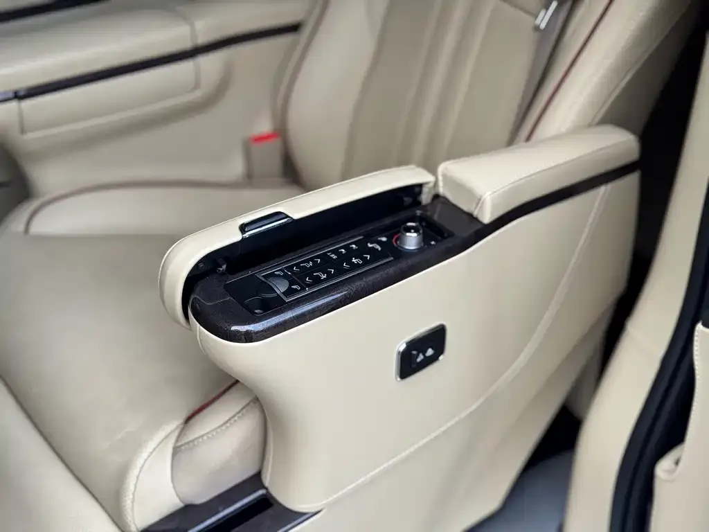 Buick GL8 2023 из CN, фото 7