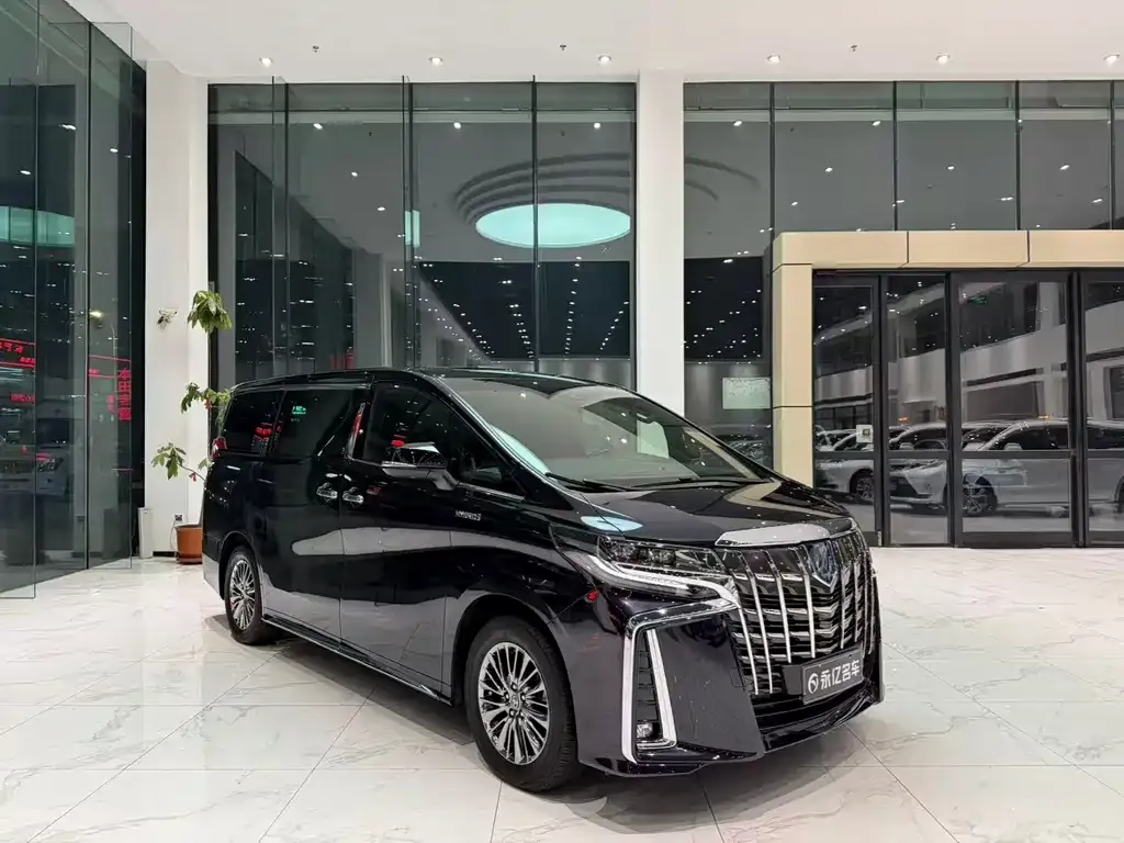 Toyota Alphard — фото 4