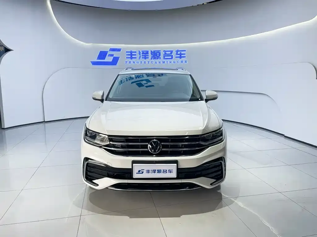 Volkswagen Tiguan L 2022 из CN, фото 4