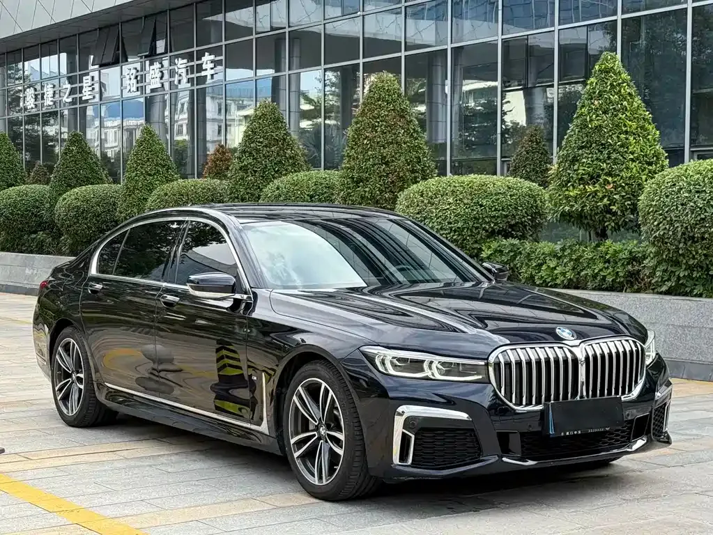 BMW 7 Series — фото 3