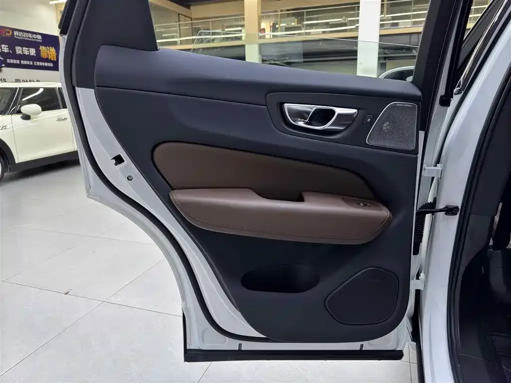 [object Object] XC60 PHEV 2024 из CN, фото 10