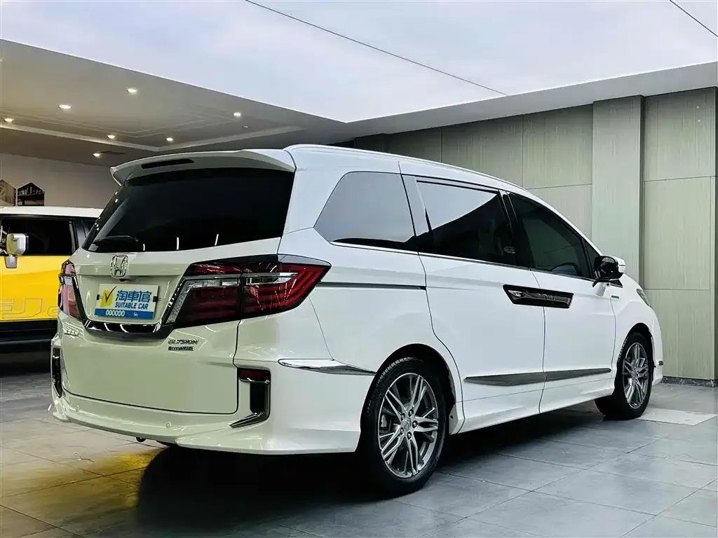 Honda Elysion 2021 из CN, фото 4