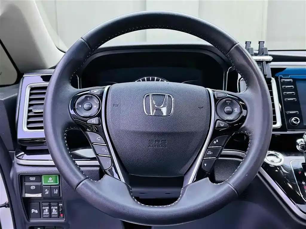Honda Elysion 2021 из CN, фото 8