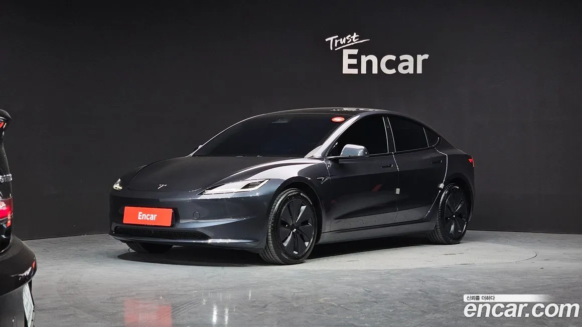 Tesla Model 3 — фото 1