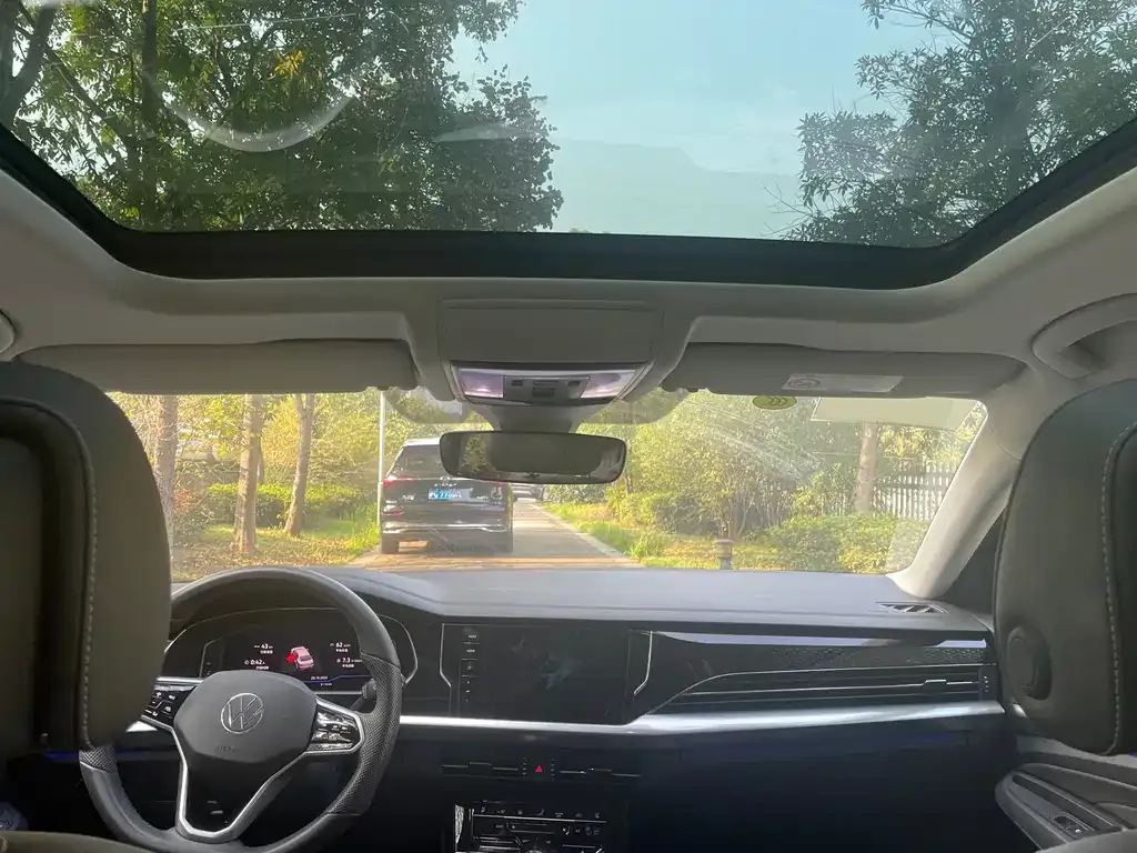 Volkswagen Passat 2024 из CN, фото 10