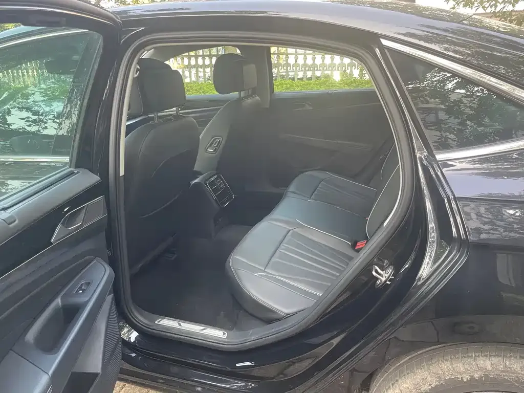 Volkswagen Passat 2024 из CN, фото 8