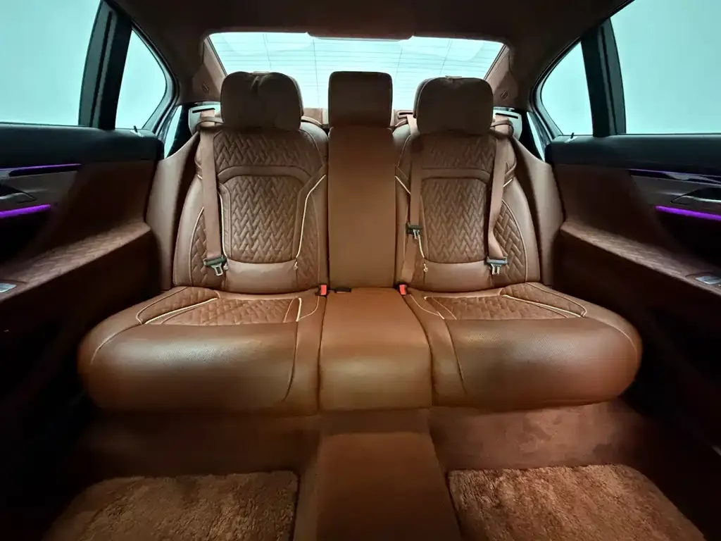 BMW 7 Series 2021 из CN, фото 10