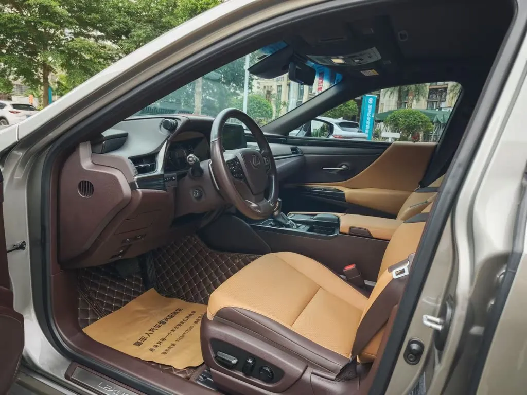 Lexus ES 2021 из CN, фото 4