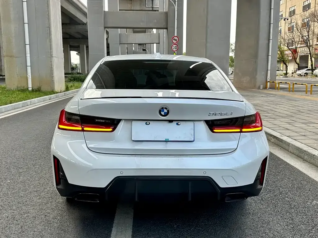 BMW 3 Series 2023 из CN, фото 10