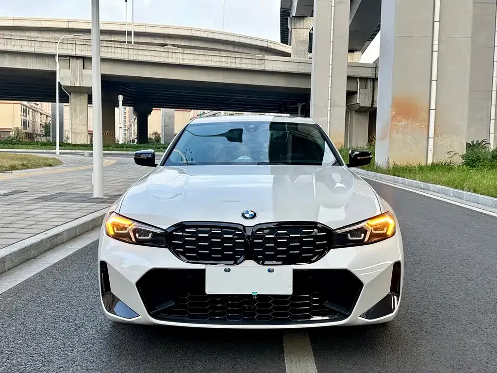 BMW 3 Series 2023 из CN, фото 2