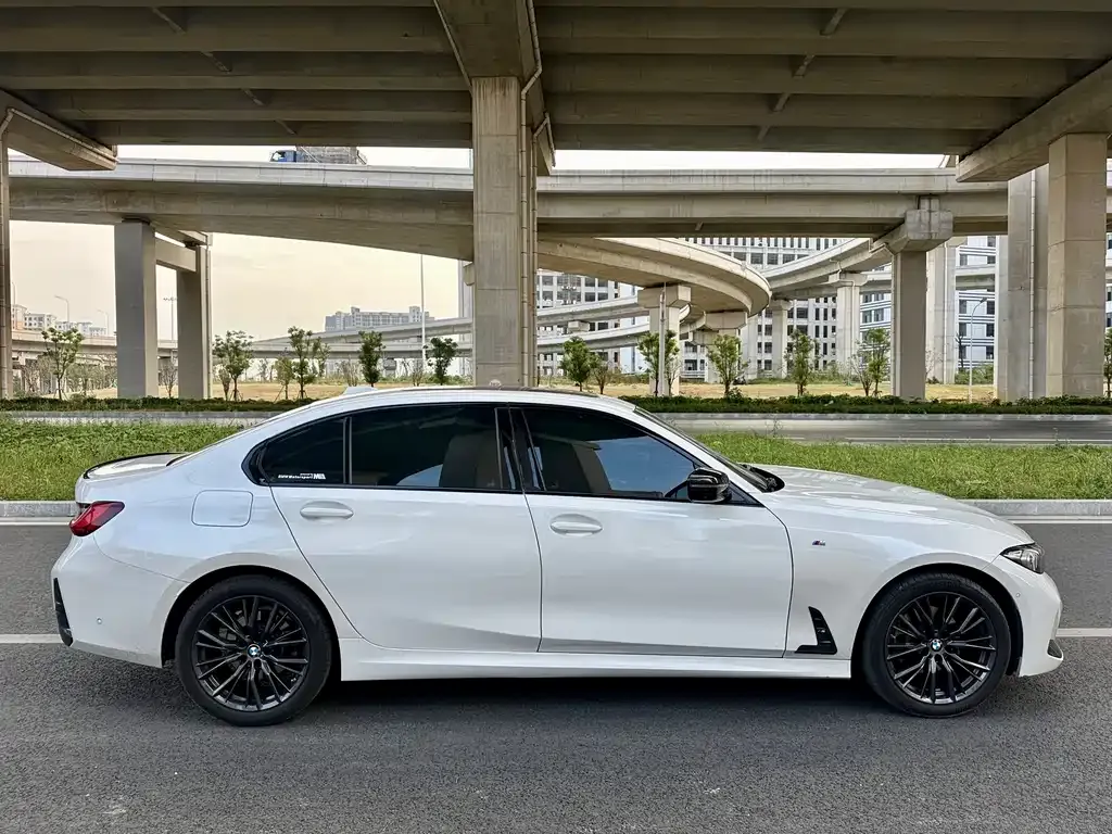 BMW 3 Series 2023 из CN, фото 4