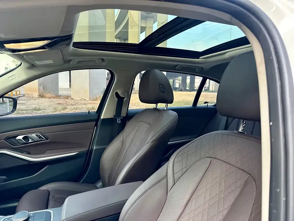 BMW 3 Series 2023 из CN, фото 7