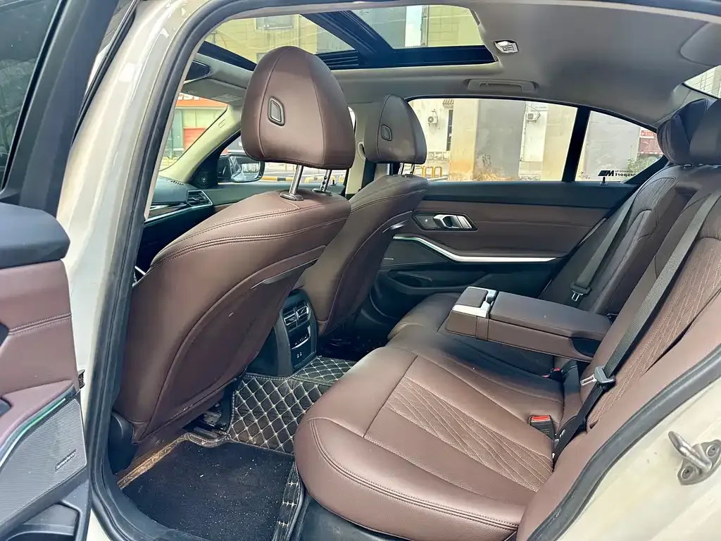 BMW 3 Series 2023 из CN, фото 8