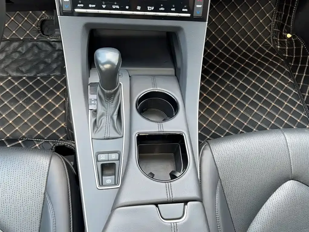 Toyota Avalon 2022 из CN, фото 4
