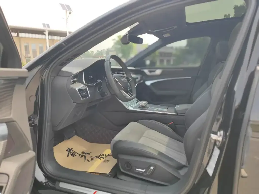 Audi A6L 2024 из CN, фото 10