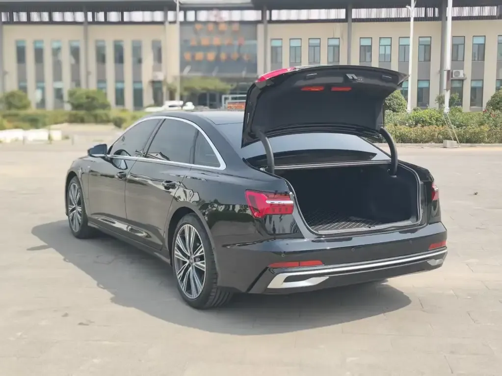 Audi A6L 2024 из CN, фото 8