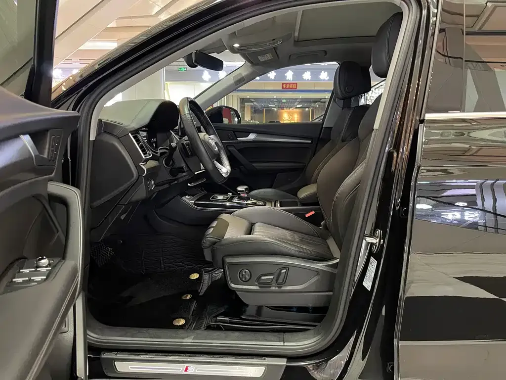 Audi Q5L 2023 из CN, фото 7