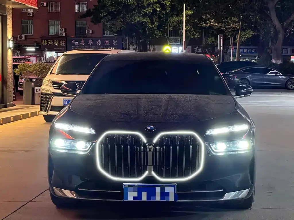BMW 7 Series 2024 из CN, фото 2