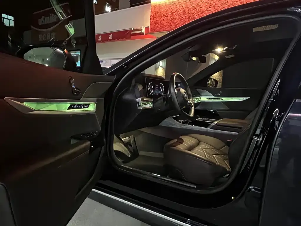 BMW 7 Series 2024 из CN, фото 4