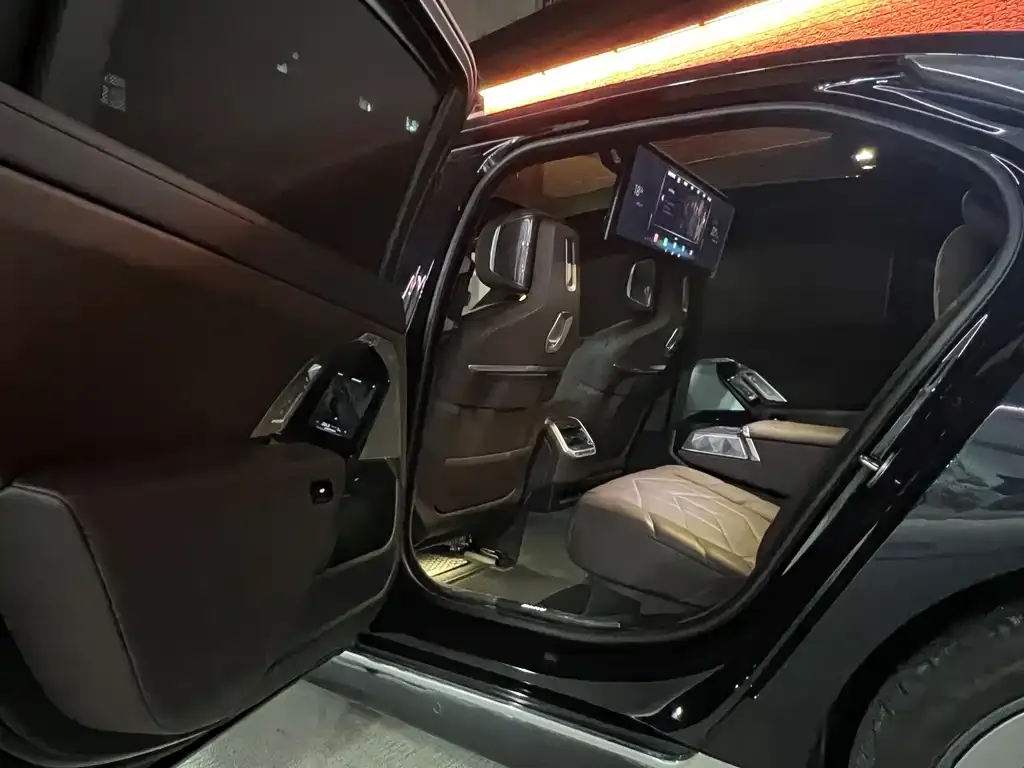BMW 7 Series 2024 из CN, фото 5