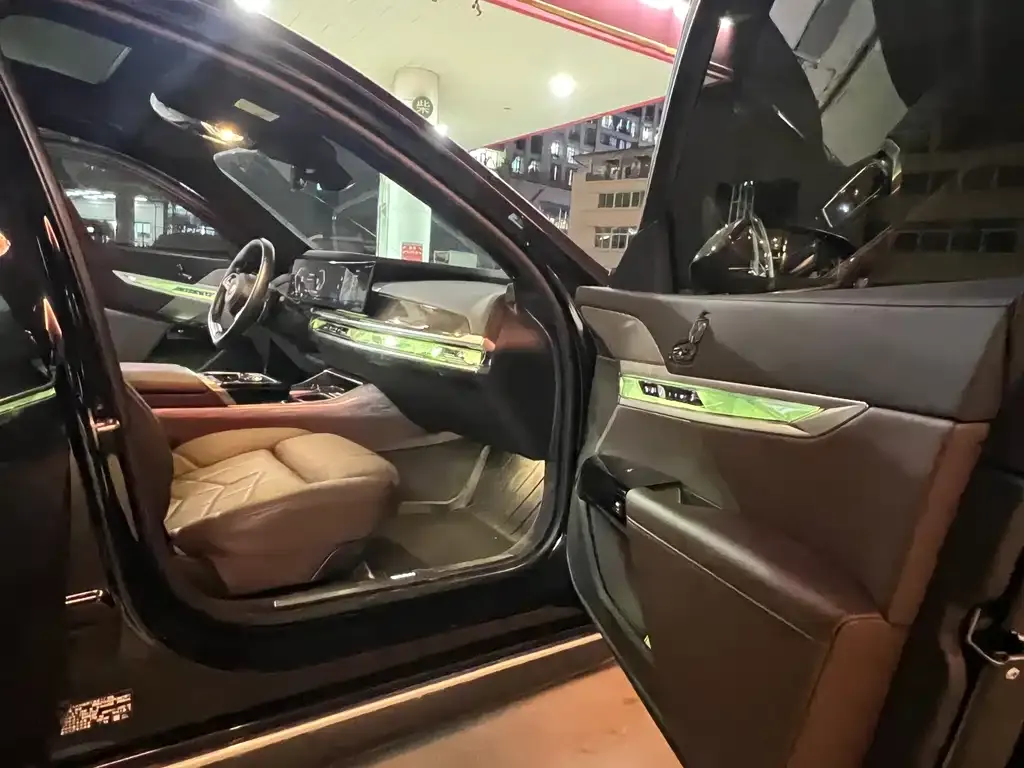 BMW 7 Series 2024 из CN, фото 6