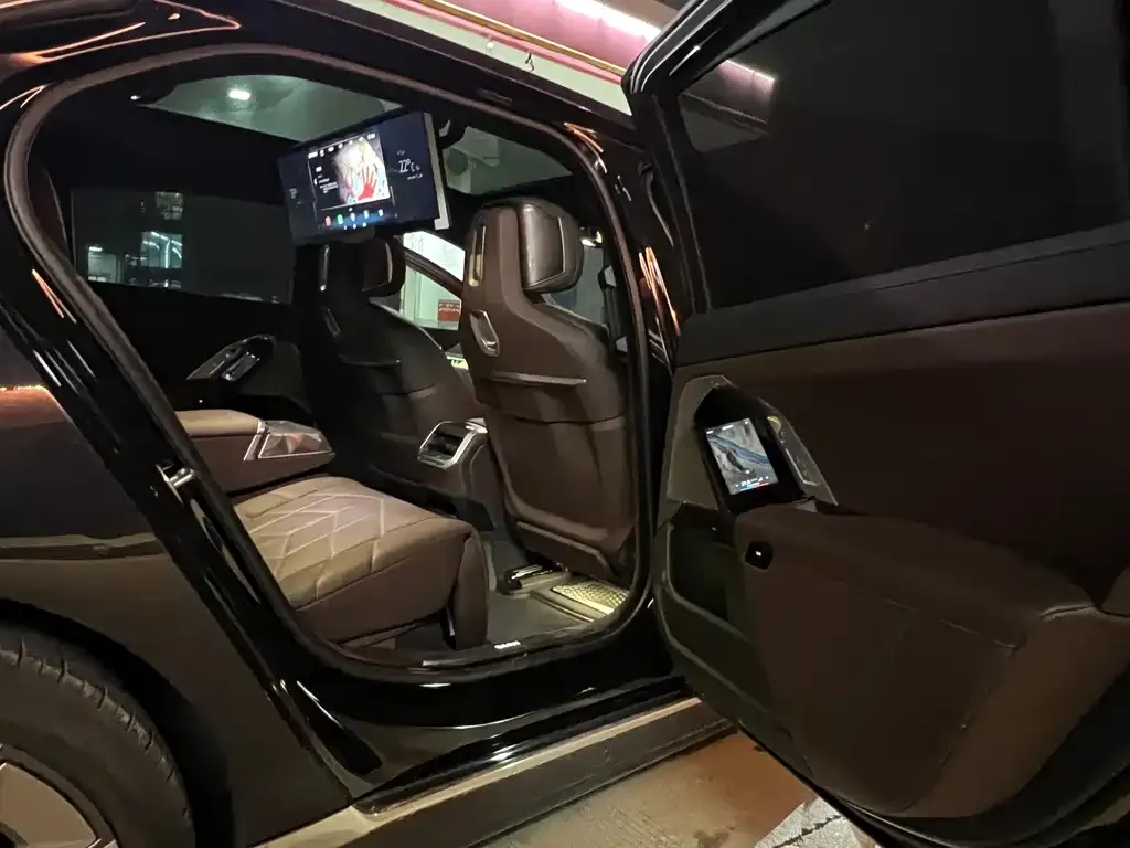 BMW 7 Series 2024 из CN, фото 7
