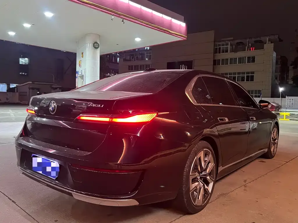 BMW 7 Series 2024 из CN, фото 9